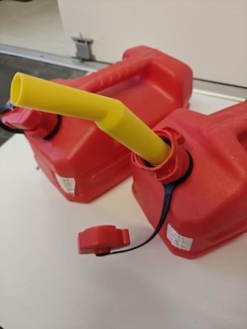 Jerrycan 5 liter: 2 stuks te koop beschikbaar voor biedingen