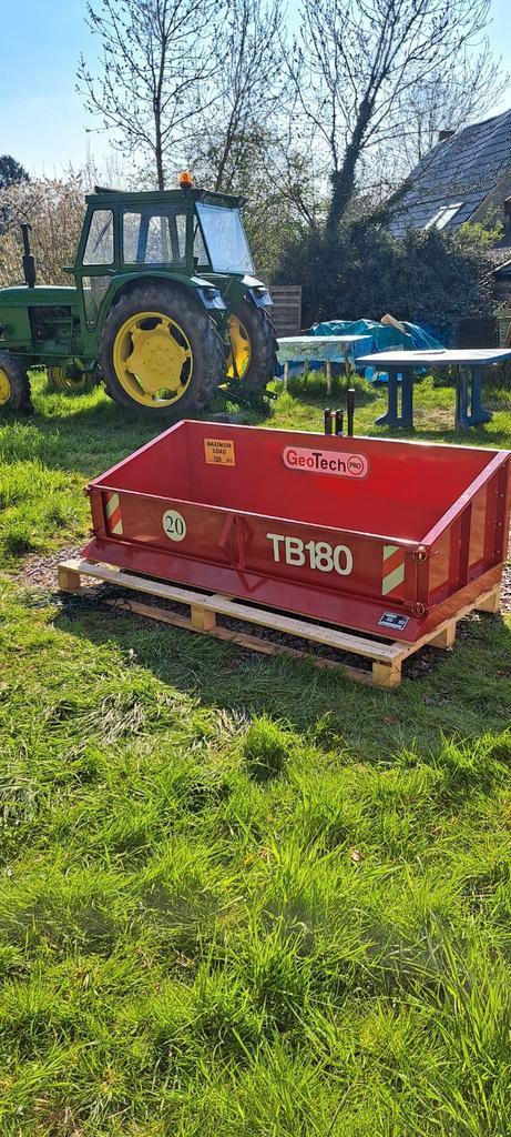 Bennette tracteur basculante manuelle avec lame de chargemen, Zakelijke goederen, Landbouw | Werktuigen, Ophalen