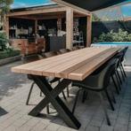 Industriële terras tafel steigerhout met zwart metalen poten, Tuin en Terras, Tuintafels, Ophalen, Zo goed als nieuw