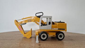 Bruder Liebherr 912 graafmachine beschikbaar voor biedingen