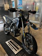 Sherco SM-R50 2022, Fietsen en Brommers, Brommers | Derbi, 50 cc, 6 versnellingen, Klasse B (45 km/u), Zo goed als nieuw