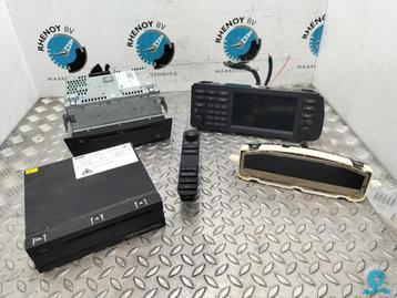 Saab 9-3 navigatie delen  beschikbaar voor biedingen