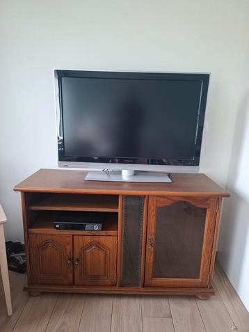 Oude tv meubel / kast  beschikbaar voor biedingen