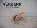 RUITENSPROEIERPOMP + RESERVOIR Opel Corsa B (73 / 78 / 79), Opel, Gebruikt