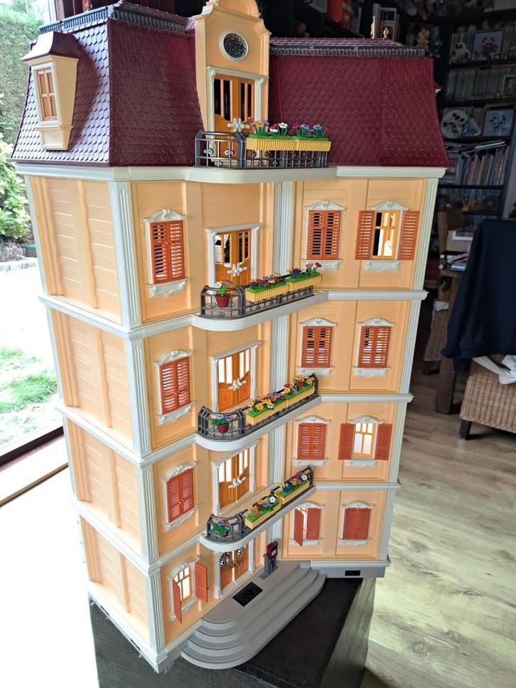 Groot playmobil herenhuis, Kinderen en Baby's, Speelgoed | Poppenhuizen, Zo goed als nieuw, Ophalen of Verzenden