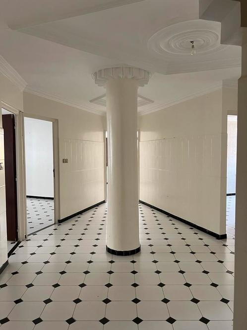 Mooie 4 kamers in Oujda, residentie WALILI, place Ziri, Immo, Buitenland, Buiten Europa, Appartement, Stad