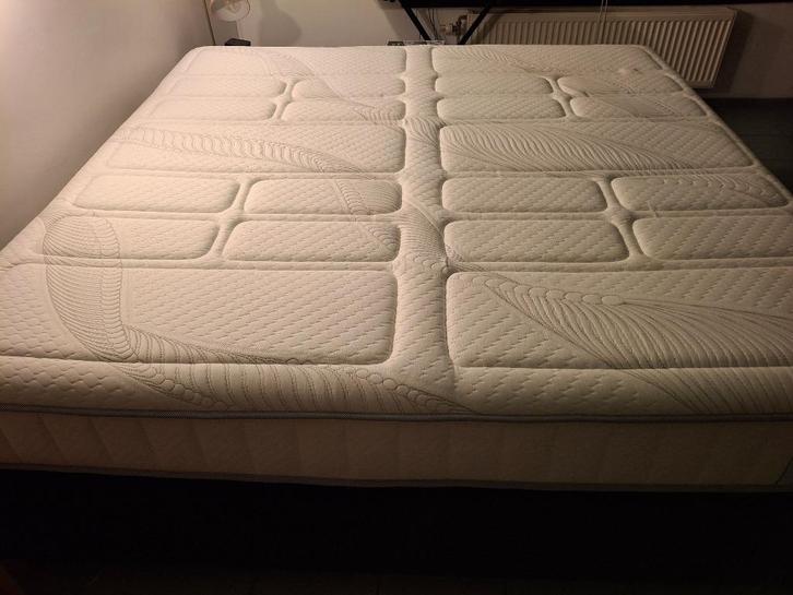 Matras, Huis en Inrichting, Slaapkamer | Matrassen en Bedbodems, Zo goed als nieuw, Matras, Overige maten, 200 cm, Tweepersoons
