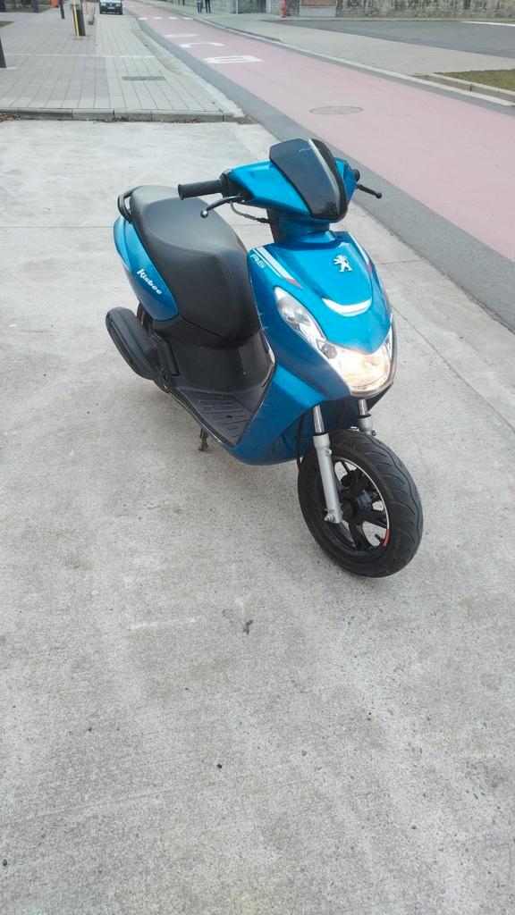 Peugeot kisbee, Fietsen en Brommers, Scooters | Peugeot, Zo goed als nieuw, Overige modellen, Klasse B (45 km/u), Benzine, Ophalen