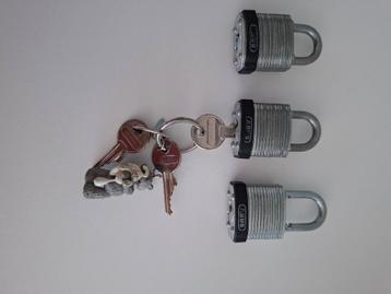 hangslot abus 3 stuks voor 15 euro beschikbaar voor biedingen