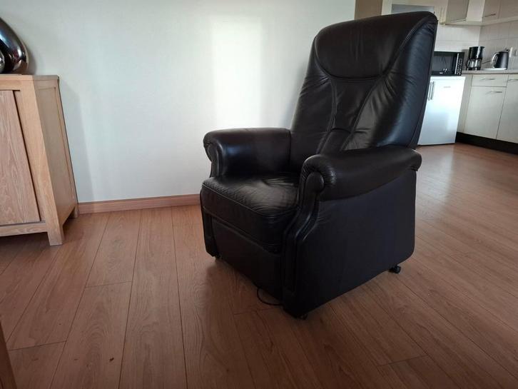 Leren Sta-op Stoel + Bank in perfecte staat!, Huis en Inrichting, Fauteuils, Gebruikt, Leer, Ophalen