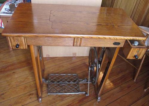 naaimachinetafel, Antiek en Kunst, Antiek | Meubels | Tafels, Ophalen