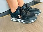 Zwarte sneakers met fantasie bij 39, Enlèvement ou Envoi, Sneakers et Baskets, Comme neuf, Kayla