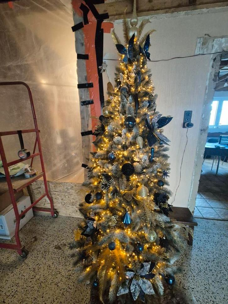 Kerstboom  215 SLIM met deco en.licht alles 1 pakket, Diversen, Kerst, Ophalen