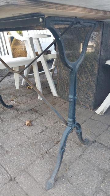 Tuintafeltje beschikbaar voor biedingen
