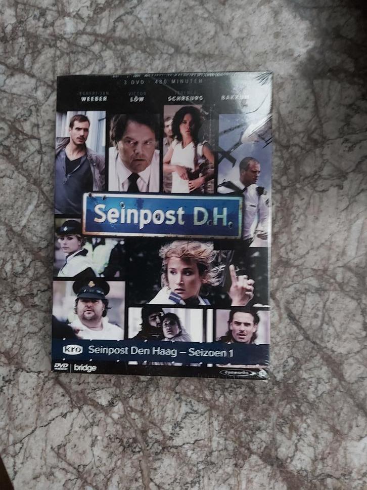 Seinpost Den Haag seizoen 1, Cd's en Dvd's, Dvd's | Tv en Series, Nieuw in verpakking, Vanaf 12 jaar, Ophalen of Verzenden