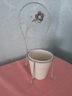 Vintage metalen plantenhouder fig. stoel  witgrijs H: 39,5, Ophalen, Zo goed als nieuw, Metaal, Minder dan 40 cm