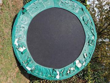 Grondtrampoline beschikbaar voor biedingen
