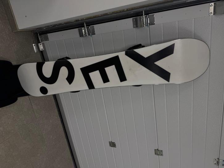 Snowboard YES. + accessoires, Sport en Fitness, Snowboarden, Zo goed als nieuw, Board, Ophalen