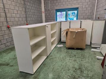 Gratis af te halen kantoorkasten beschikbaar voor biedingen