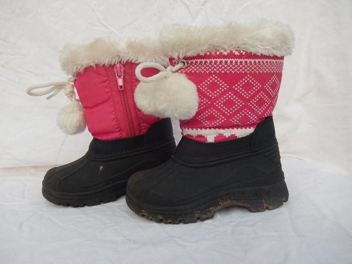 sneeuwbotjes maat 23, Kinderen en Baby's, Kinderkleding | Schoenen en Sokken, Gebruikt, Laarzen, Meisje, Ophalen of Verzenden