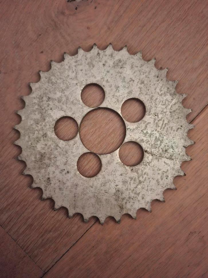 Achtertandwiel Royal Nord Giulietta Typhoon NOS, Fietsen en Brommers, Brommeronderdelen | Oldtimers, Ophalen of Verzenden