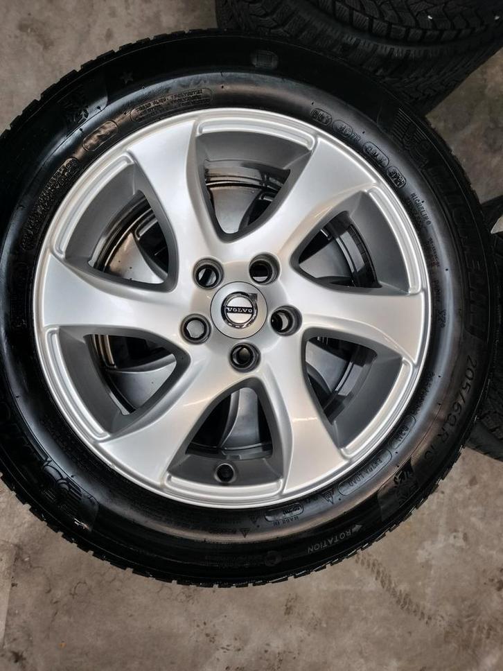 Originele Volvo velgen met winterbanden, Auto-onderdelen, Banden en Velgen, Band(en), Winterbanden, Ophalen