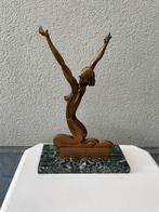 Art Deco - bronzen beeld op marmeren voet, Antiek en Kunst, Kunst | Beelden en Houtsnijwerken, Ophalen