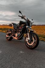 moto husqvarna nuda 900, Motos, Motos | KTM, Naked bike, Particulier, 2 cylindres, Plus de 35 kW
