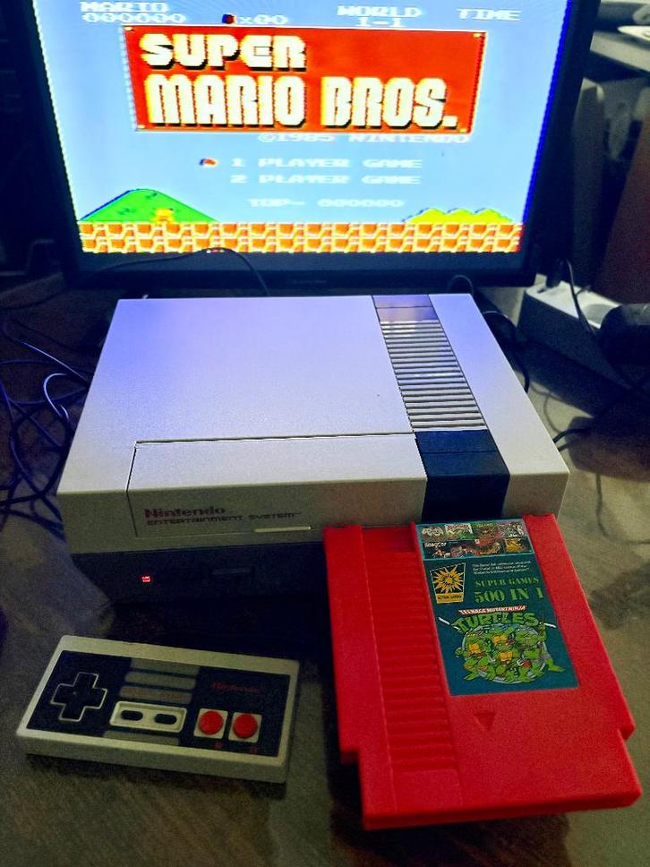 nintendo nes 1985 + 500 jeux, Games en Spelcomputers, Spelcomputers | Nintendo NES, Zo goed als nieuw, Met 1 controller, Met games
