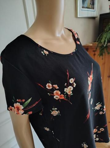 blousje van only met bloemenprint nieuwstaat   beschikbaar voor biedingen