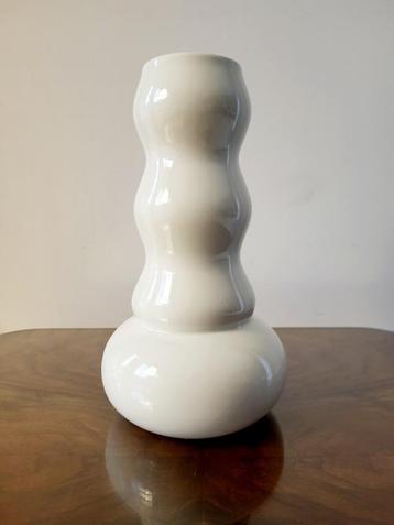 Charles Catteau vaas, Boch frères beschikbaar voor biedingen