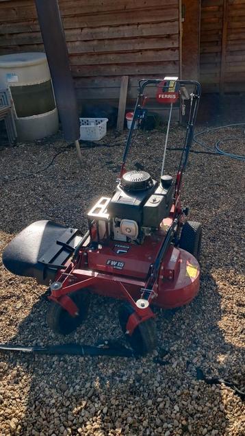Walk behind grasmaaier ferris f15 perfecte staat. beschikbaar voor biedingen