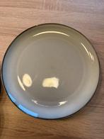 4 x 20cm en 4 x 25 grijze borden, Ophalen