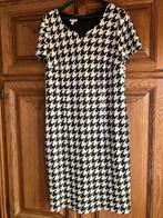 verkoop lichtgrijs- en donkergrijs kleed, Kleding | Dames, Jurken, Ophalen, Mayerline, Maat 42/44 (L), Zo goed als nieuw