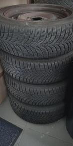Set 4 winterbanden op velg uniroyal 195/55R/16 87H, Auto-onderdelen, Ophalen, Gebruikt, 16 inch, Banden en Velgen