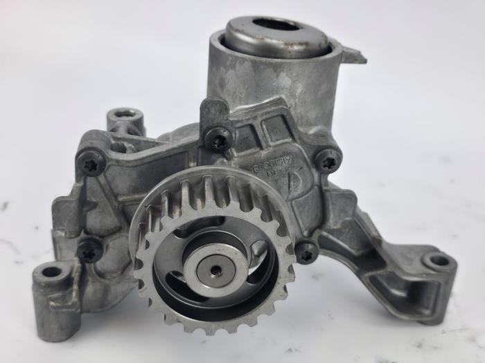 Pompe à huile d'un Ford Focus, Autos : Pièces & Accessoires, Moteurs & Accessoires, Ford, Utilisé, 3 mois de garantie, Enlèvement ou Envoi