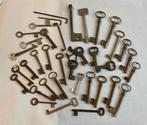 Lot van 37 vintage grote sleutels, Ophalen of Verzenden, Gebruikt, Minder dan 50 mm, Overige typen
