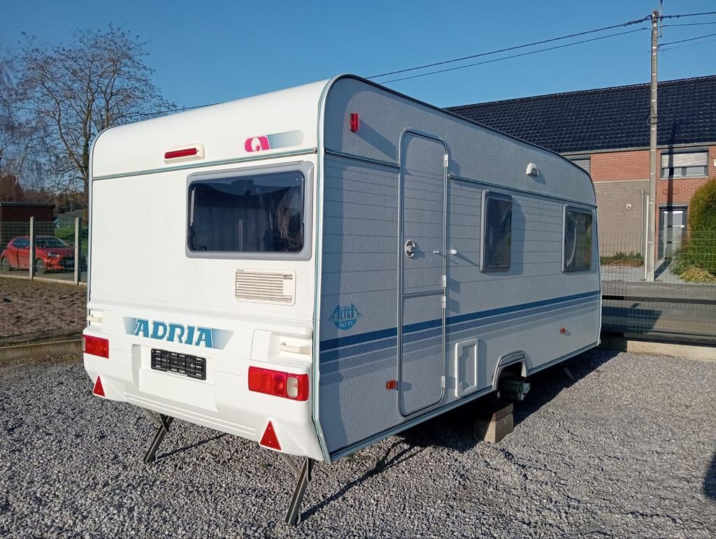 Caravane Adria avec moover parfait état, Caravanes & Camping, Caravanes, Particulier, Auvent, Adria