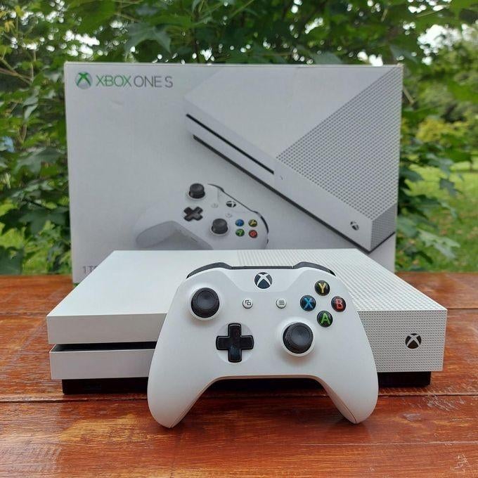 Xbox one S en parfait etat de fonctionnement, Consoles de jeu & Jeux vidéo, Xbox One