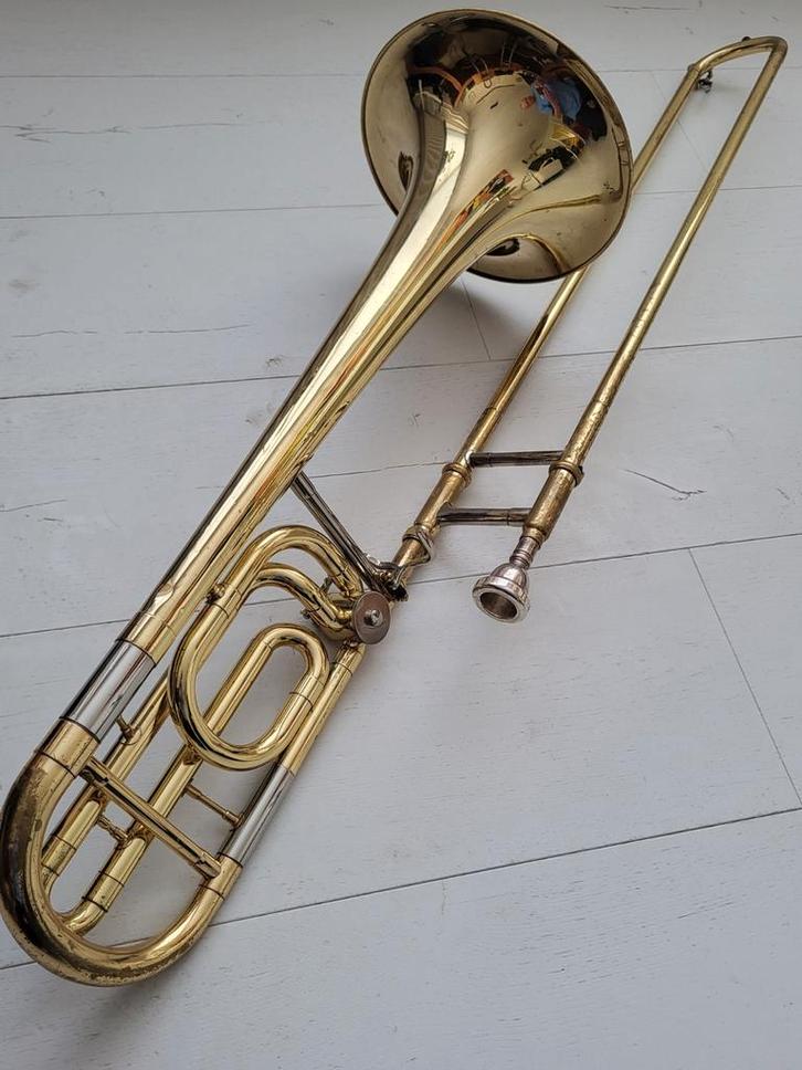 Yamaha bastrombone YBL-322, Musique & Instruments, Instruments à vent | Trombones, Utilisé, Basse, Avec valise, Enlèvement ou Envoi