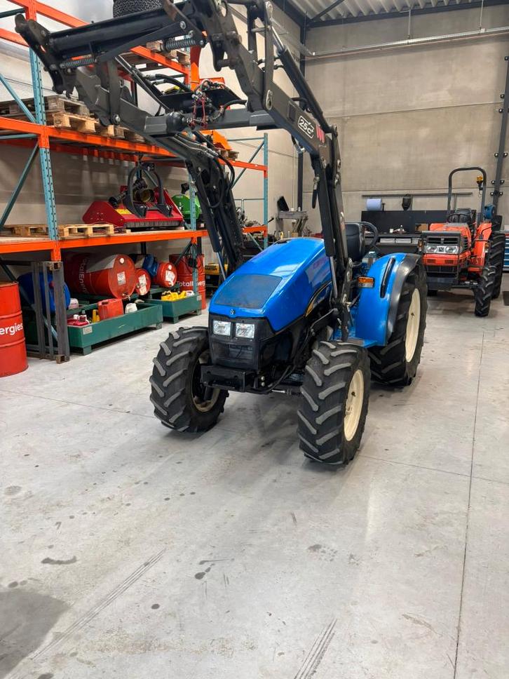 New holland TCE50  landini, mc cormick, Zakelijke goederen, Landbouw | Tractoren, tot 2500, New Holland, tot 80 Pk, Gebruikt, Ophalen