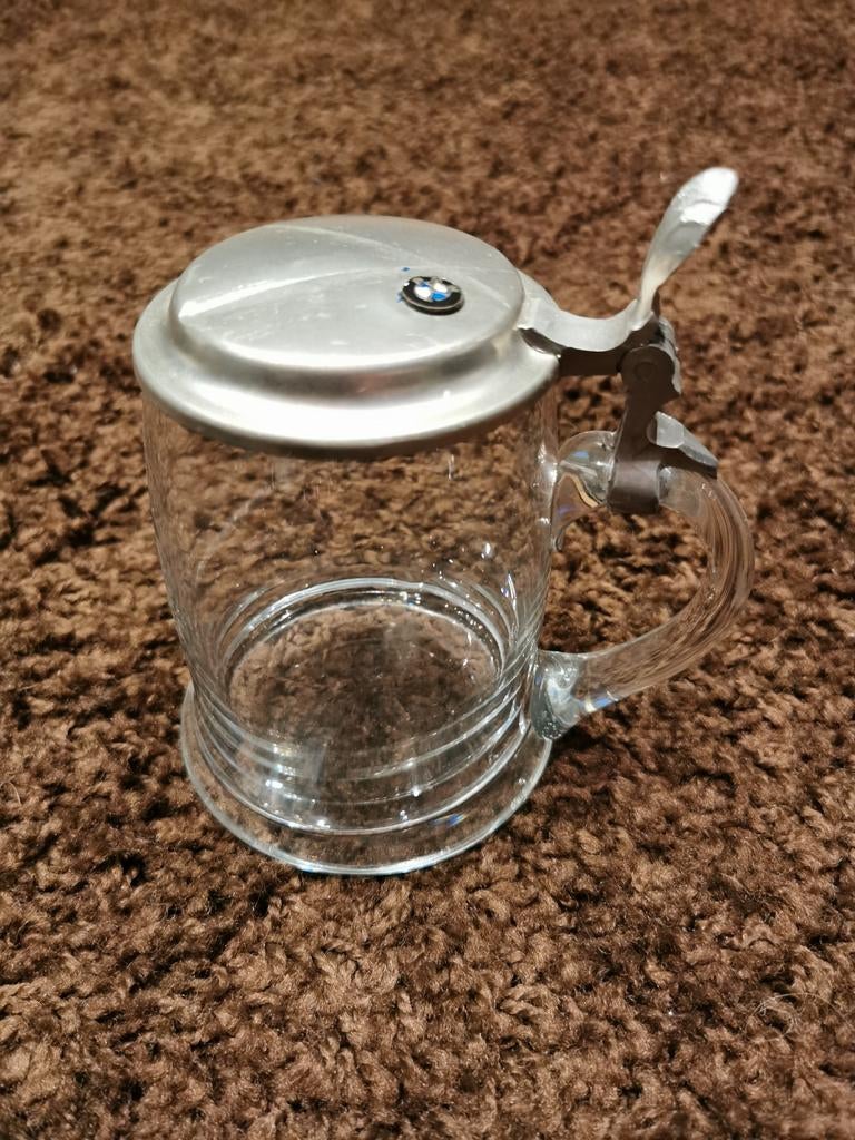 Chope à bière avec couvercle en étain et logo BMW, Enlèvement ou Envoi, Comme neuf, Verre à bière