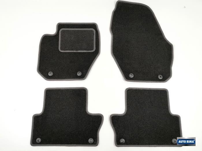 Kit tapis d'un Volvo XC60, Autos : Pièces & Accessoires, Habitacle & Garnissage, Volvo, Utilisé, 3 mois de garantie, Enlèvement ou Envoi
