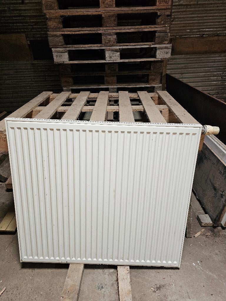 Radiator Henrad Premium 90x100 + beugels, Ophalen, 60 tot 150 cm, Radiator, 80 cm of meer