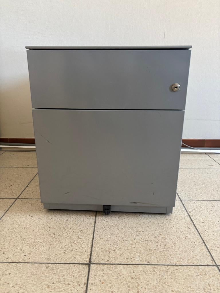 Caisson métallique sur roulette, Enlèvement, Utilisé, Gris, Métal