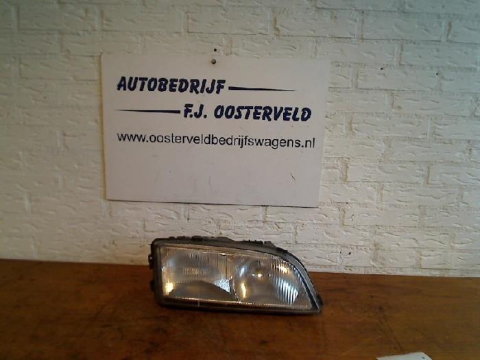 Phare droit d'un Volvo S70, Autos : Pièces & Accessoires, Éclairage, Volvo, Utilisé, 3 mois de garantie, Enlèvement ou Envoi