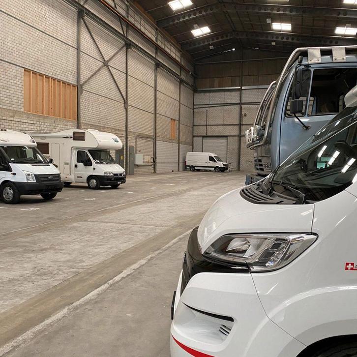 Recherche emplacement couvert pour camping car Charleroi et, Immo, Garages & Places de parking, Charleroi