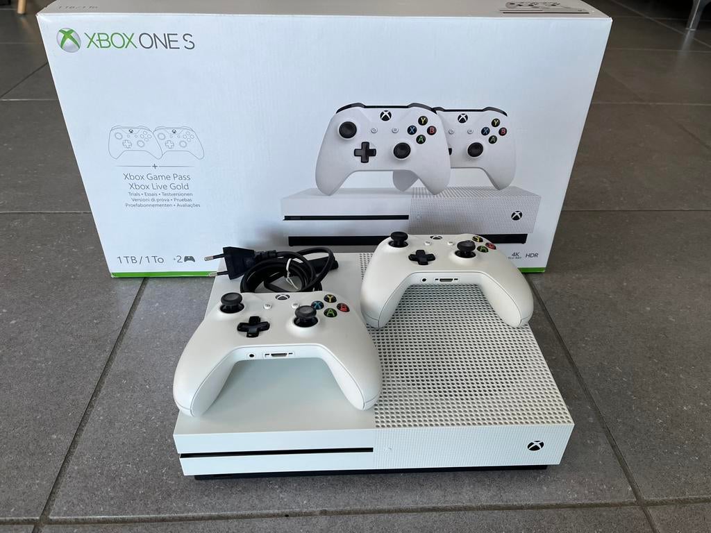 Xbox one s 1TB, Games en Spelcomputers, Ophalen, Zo goed als nieuw, Online