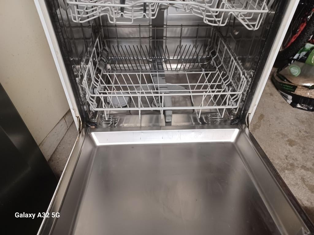 Lave vaisselle Bosch de couleur blanc, Enlèvement