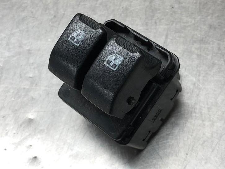 COMMUTATEUR VITRES ELECTRIQUES Daewoo / Chevrolet Spark, Autos : Pièces & Accessoires, Autres pièces automobiles, Daewoo, Utilisé